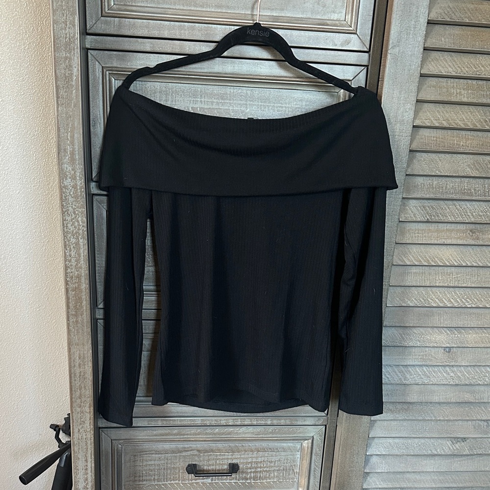 Black Off-The-Shoulder Ribbed Top